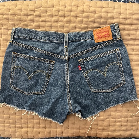 Levi Strauss cutoff shorts, size 31 excellent condition - Picture 4 of 4